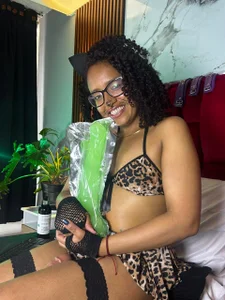 69_artemisa My new toy🥵 Pic