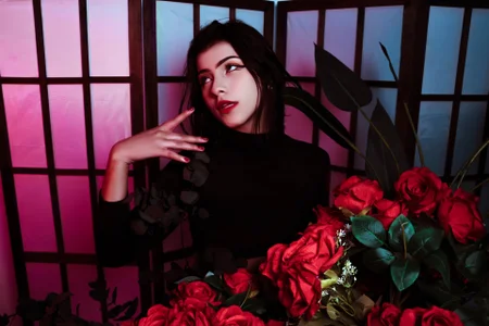 LanaKyutt roses Pic 4