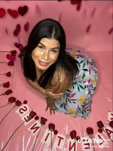 Aurora_sanchess happy valentine's day Pic