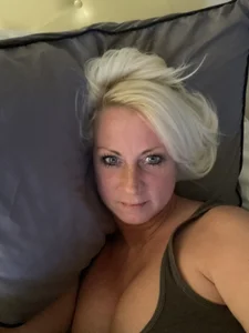 TiffaneyLove Come See Me In Room Pic 8