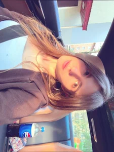 ZaraGuyette meow😽 Billede 2