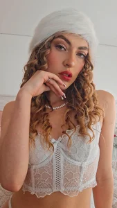 Ayleen 🫦 de Ayleen_m  6 photos