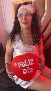 agatha_ross26: 🤍Can you help me with my dress?🤍 ( 2 фото)