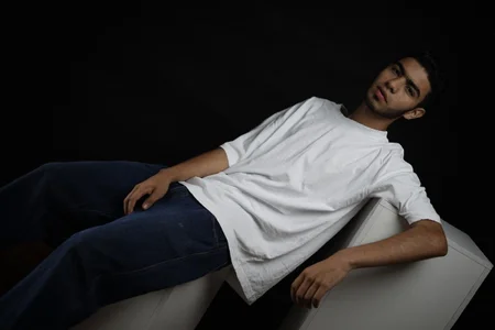 I love exploring my body before the lenses of a camera od Valentin_Lux  snímek