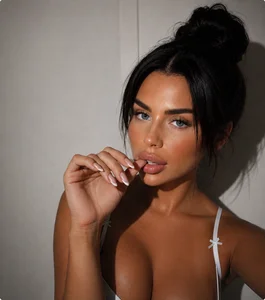 TatianaXoxo1 Public Pic 5