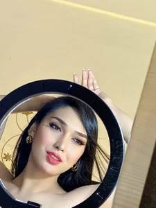 Pretty in the mirror 😍 de cockNARI69  Imagens