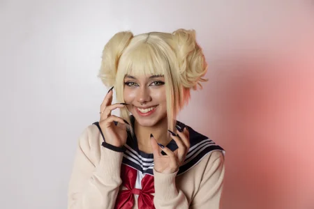 Can you resist her sweet and dangerous smile? 😈❤️ de Raven_Witch_  5 Imagens