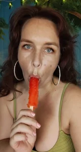 KellyKendricks Popsicle Pic 2