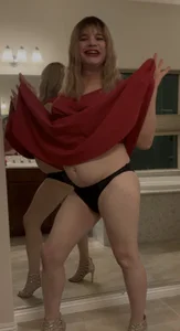 balad13 “Lady” in red Foto 3