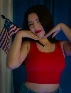 zoewillian Happy 4th! 🇺🇸 Let’s celebrate with a sexy tease and a naughty secret… Foto 5