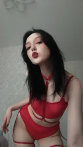 EasterGise Girls like RED Pic 3