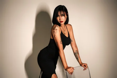 emma_woods_ Muse in black🖤 Pic 2