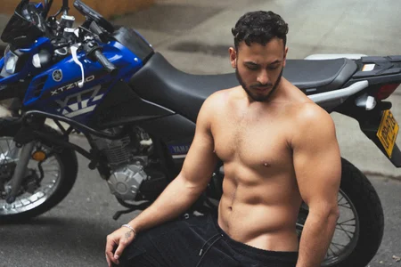 mike_belle A hot ride with me  2টি ছবি