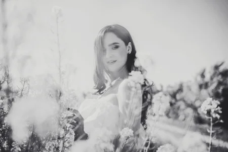 AnnaHarperX kullanıcısının Yellow teasing albümü -  3 fotoğraf