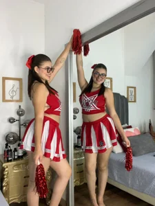 michell_blakke kullanıcısının Cheerleader Girl❤️🤍 albümü -  4 fotoğraf