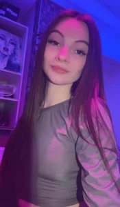 Alic_Fox Public Pic 3