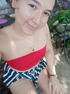 BlondeTeenHot: Public ( 2 фото)