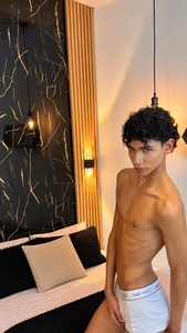 ValeriHot_1: Some looks are meant to be remembered. ( 3 фото)