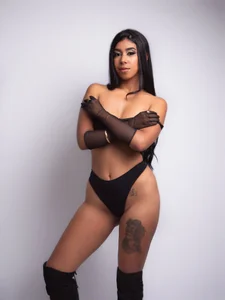 AnaGonzalez_のEleganciaの 3枚の写真