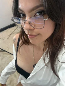 gabyevans4 Will you fuck this office worker? รูป  6