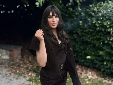 AliceLynn-TS Public Foto 3