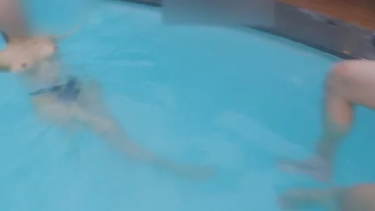 수영장에서 여러명과 파티? 영상 업로드 완료^^ de jisu820 Foto