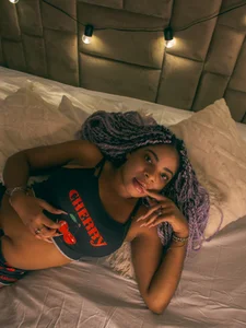 Sweet Cherry 🍒 de CherryWilliams  5 Imagens