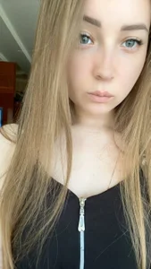 JoanBravvo Emma Pic