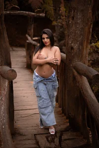 ElleGisellee ENCHANTED FOREST 🍂 Foto 2