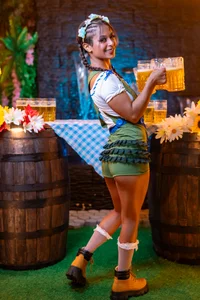 sarah_banks1 oktoberfets Pic 8