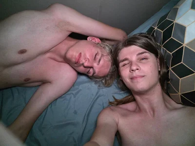 twinksinlove sleepy) Pic