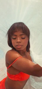 LindaBird I would love to take a bath with you and lose us in pleasure slika 4