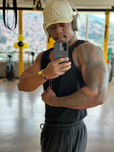 ronnie_7777 I have more power! 💪🏻 Immagine 