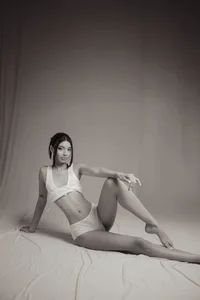 Charlote_zc black and white Poză 2