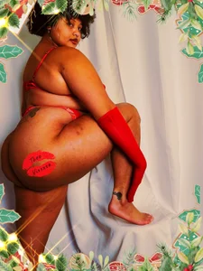 TheeVixxxen: Santa bby ( 7 фото)