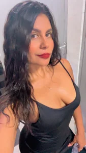 ada_lee1 Shall we have dinner together? Bilde