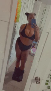 goddessnelle Public Hình 2