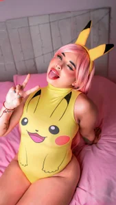 Jena_nicols: Im your pikachu!⚡🖤 ( фото)