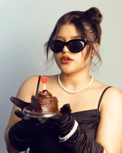 AvrillThomas Happy birthday to me Foto 4