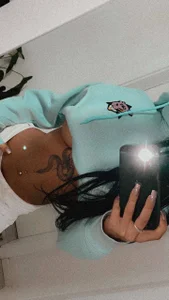 Ellyes_World ChocoEllye 🍫👅 Foto 3