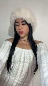 HI de viky_hot  Imagens