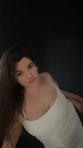 EmilyHude_ Public slika