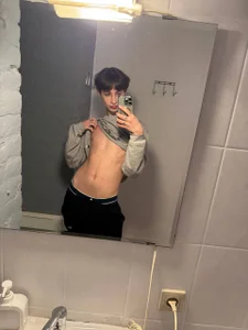 zack_randal kiss me 💋 Pic 2