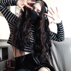 Alisa_Melisa Public Pic 4