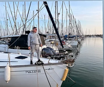 Milanthompson2025: Thebigboss ( 6 фото)