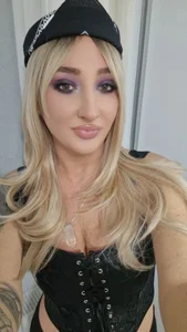 NaughtySheHot Public Billede