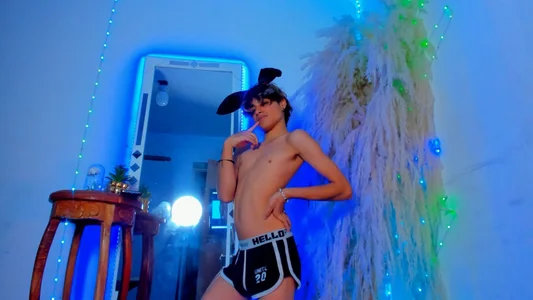 spicy_adonhisの😉 Touch Me, Maybeの 4枚の写真