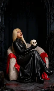 Blonde Temptation od Alyssaa_Hunter  snímek