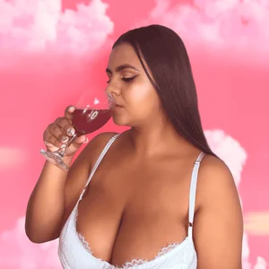 Gabriela_BrownSAN VALENTINE ANGEL THEME Bild 5