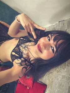 lunmei Your pretty queen is here for u Foto 3